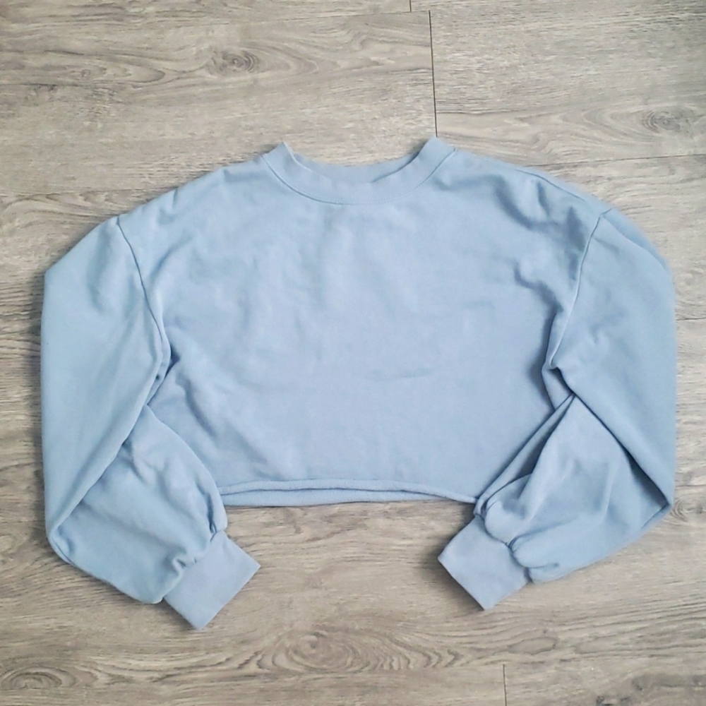 H&M Soft Blue Cropped Sweatshirt